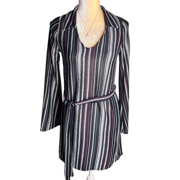 Sadie & Sage Belted A-Line Dress Size M Striped Long Bell Sleeves Above Knee - Picture 1 of 8